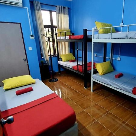 Shoplot Hostel Pangkor Kampong Pasir Bogak Екстериор снимка