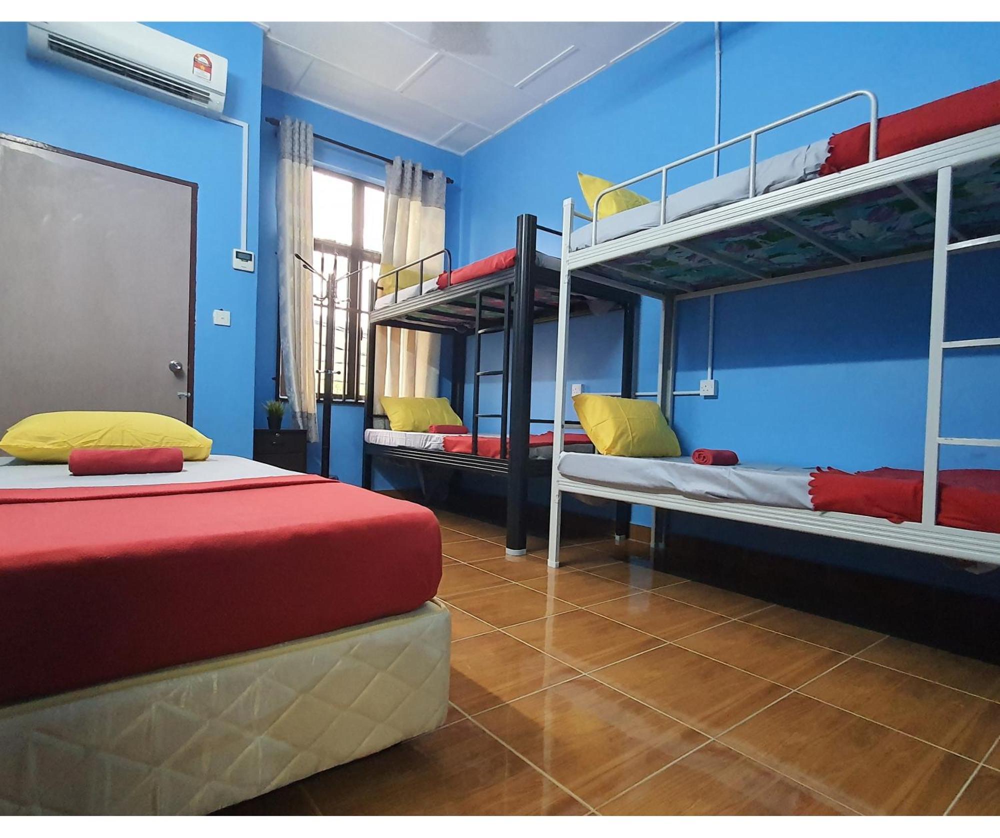 Shoplot Hostel Pangkor Kampong Pasir Bogak Екстериор снимка