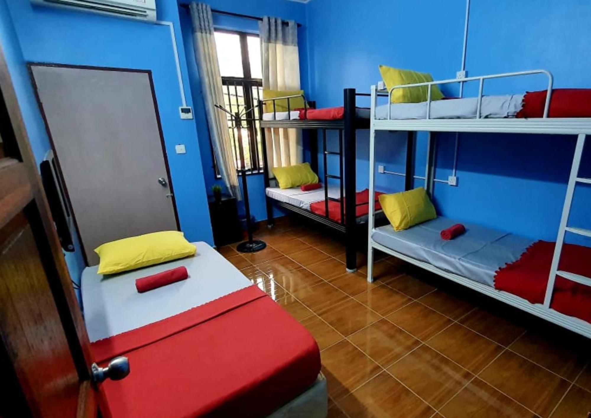 Shoplot Hostel Pangkor Kampong Pasir Bogak Екстериор снимка