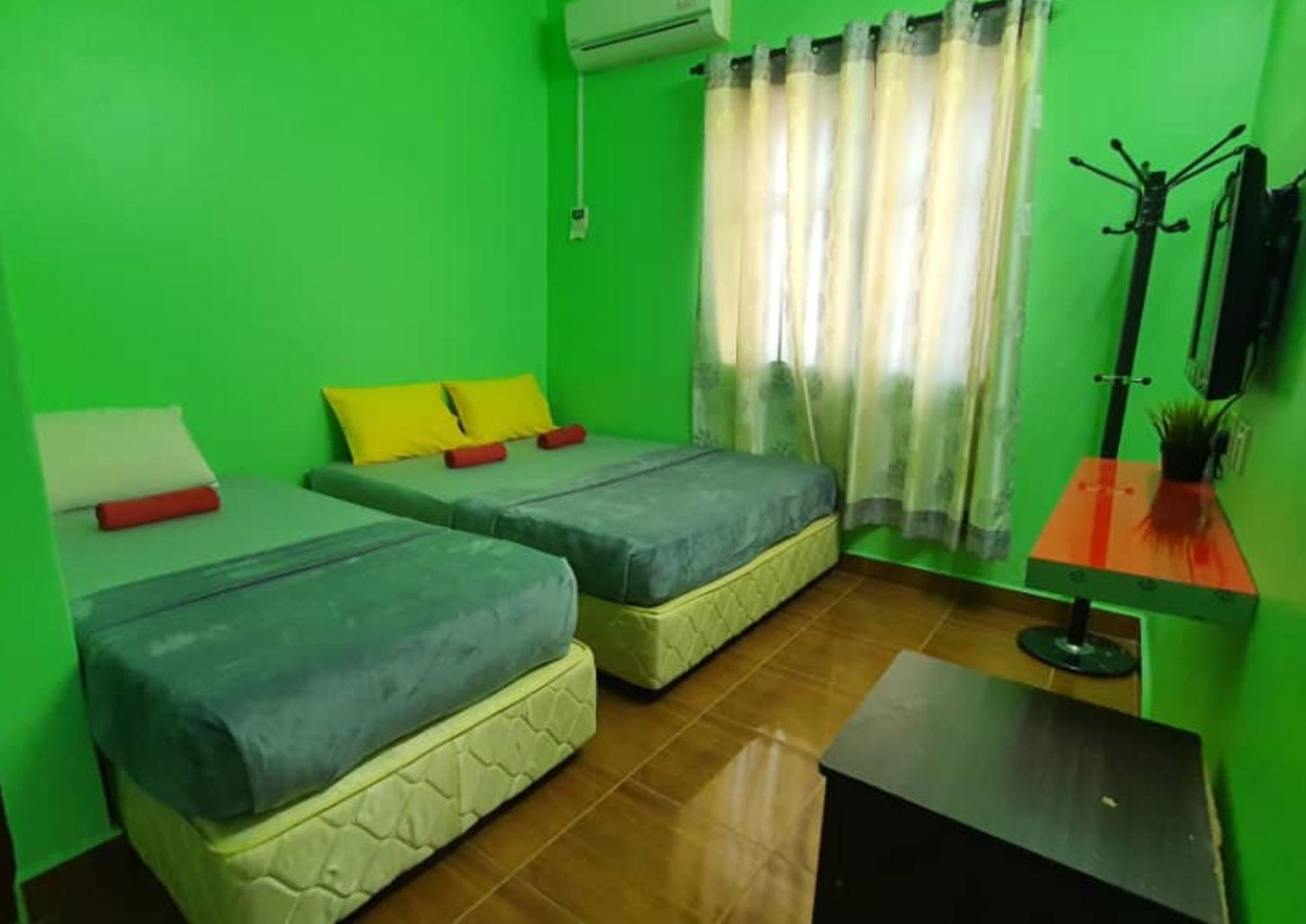 Shoplot Hostel Pangkor Kampong Pasir Bogak Екстериор снимка